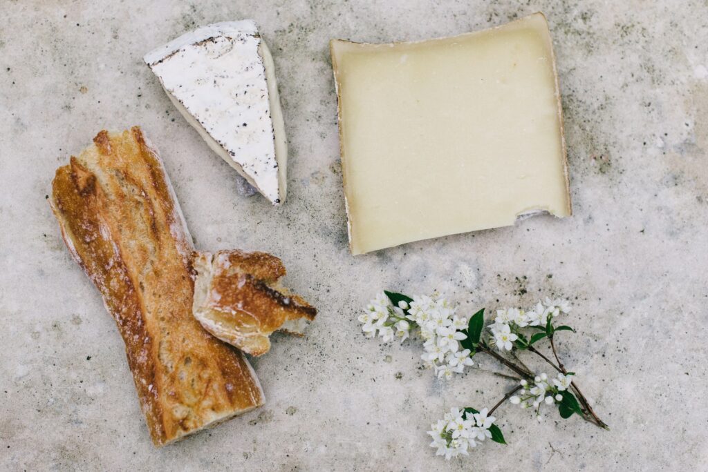 Jak przygotować deskę serów? Porady - blog gastronomiczny Bidfood Farutex